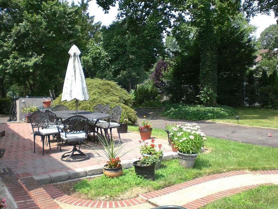 2nd image of 12 Acken Dr