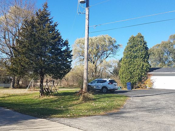 3rd image of 12772 W Ford St