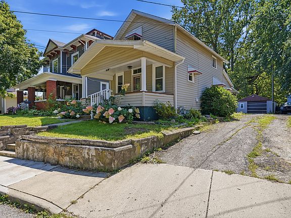 3rd image of 917 Reid St