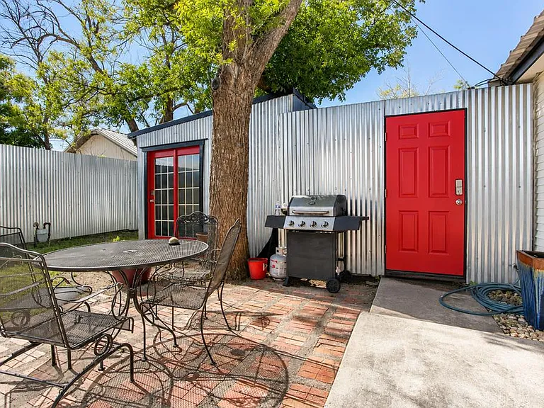 1809 S Lancaster St — Photo 23