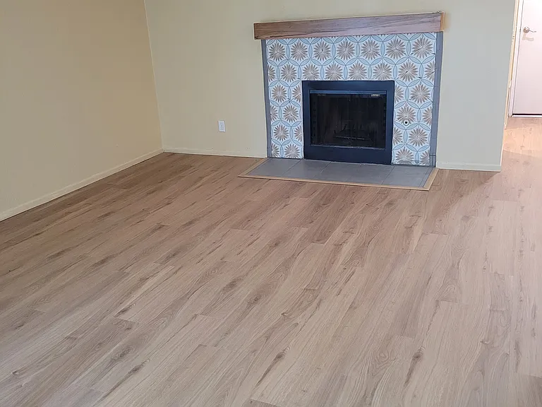 1983 E Yale St — Photo 5