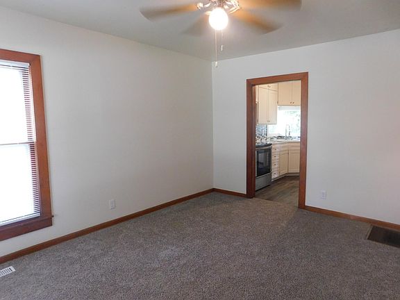 3rd image of 512 S Race St