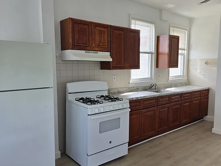 782 Bergen St #3 — Photo 9