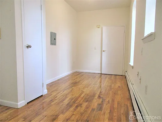 Rented by City Connections Realty | media 5