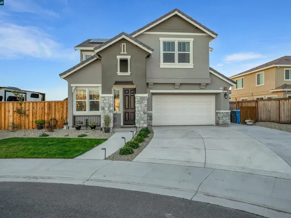 2037 Shrike Ct, Vacaville, CA 95688