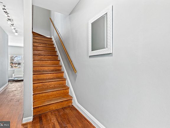 2nd image of 2505 Naylor Rd SE