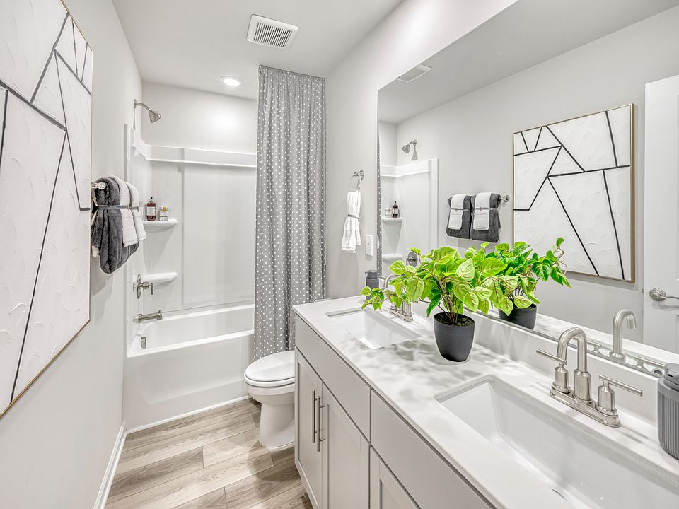 RAL_OakManor_Sherwood_Bath2_111AcornGroveRoad_Model