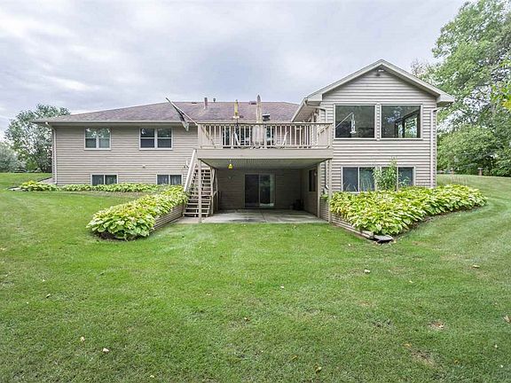 LL Walk out w/covered patio