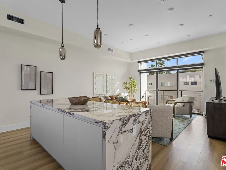 1318 N Vista St — Photo 7