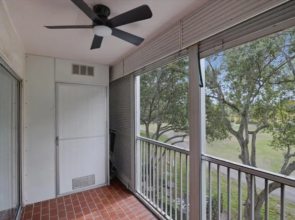 700 SW 128th Avenue #310c, Pembroke Pines, FL 33027