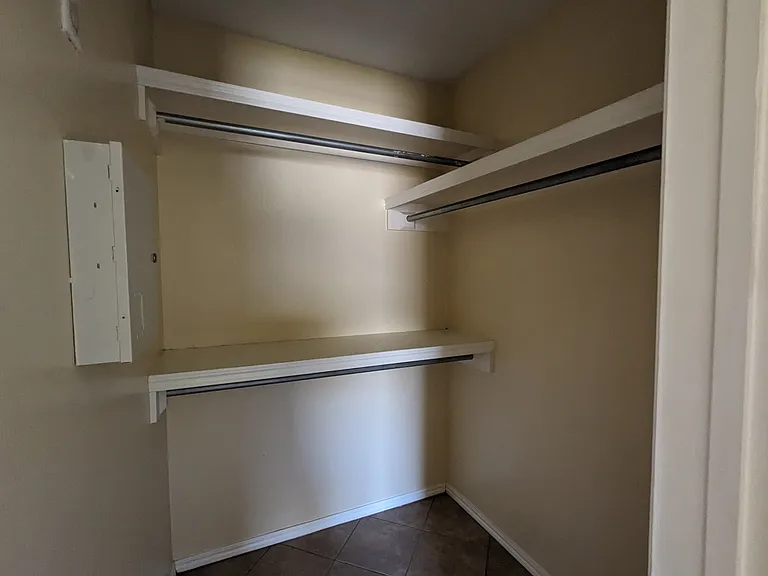 2210 W Elisa Ln — Photo 137