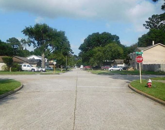 2nd image of 6952 Foxwaithe Ln