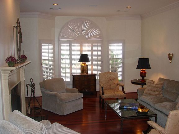 3rd image of 2122 Nantucket Dr #A