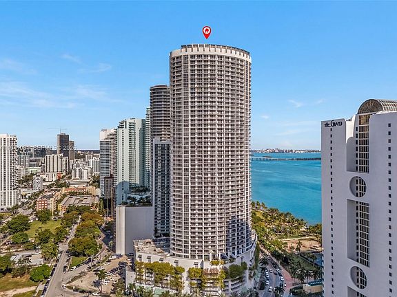 4th image of 1750 N Bayshore Dr APT 4109
