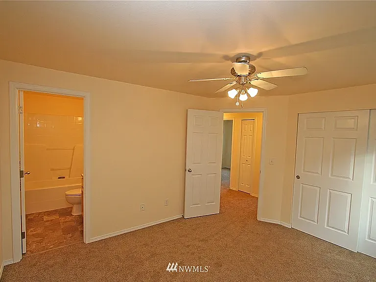 7450 Seashell Way — Photo 3