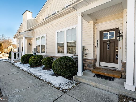 3rd image of 131 Jacobia Dr #H-4