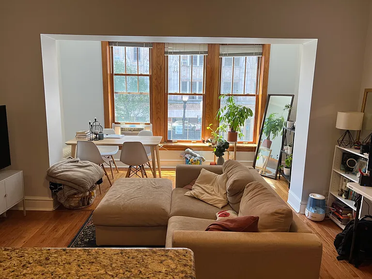 1042 W Bryn Mawr Ave #2 — Photo 4