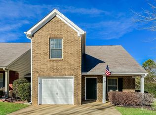 301 Lauren Dr, Fairburn, GA 30213