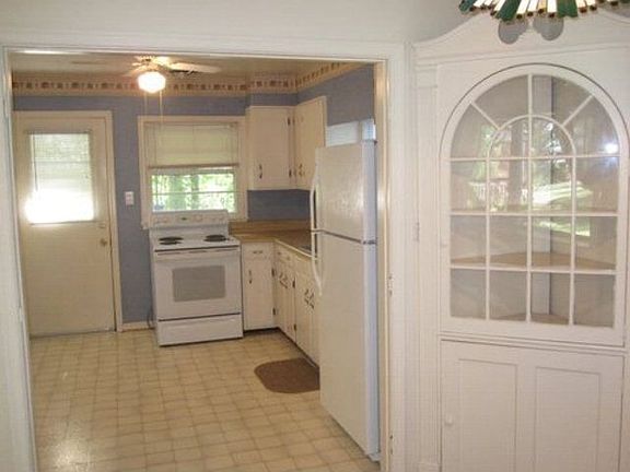 5th image of 715 Berkshire Pl