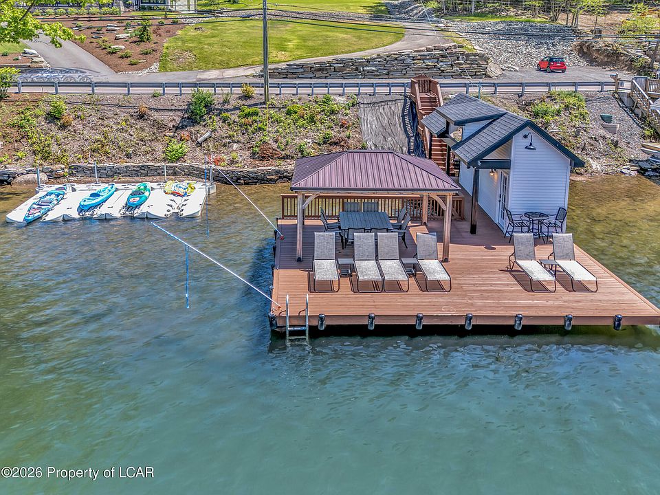 1st image of 863 Lakeside Dr
