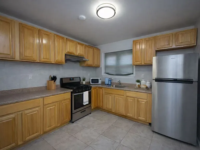 522 Tysens Ln #1F — Photo 8