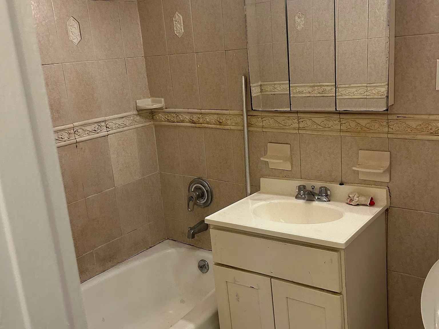 1 bed, 700 sqft, $2,300 — Photo 2