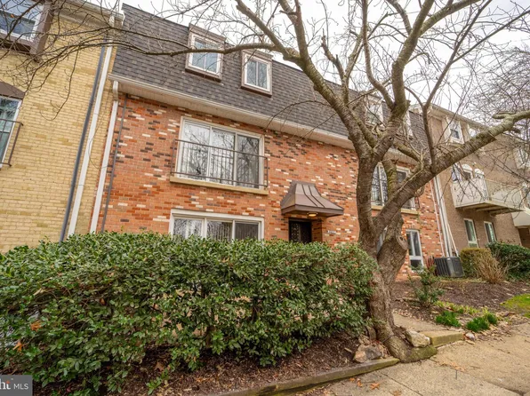 3837 Persimmon Cir, Fairfax, VA 22031