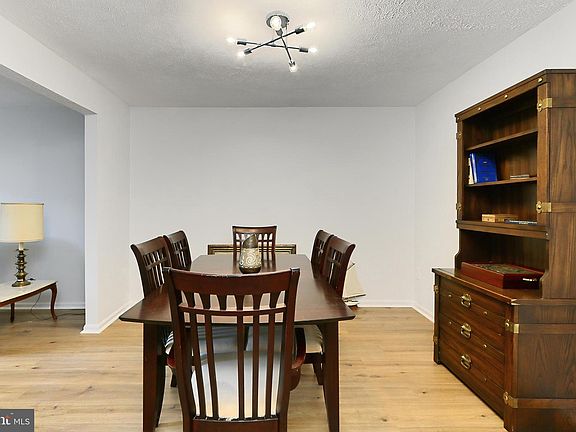 5th image of 5743 Independence Cir