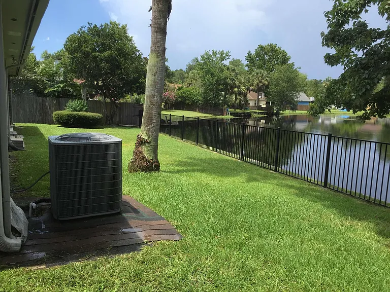 10439 Inverness Dr — Photo 39