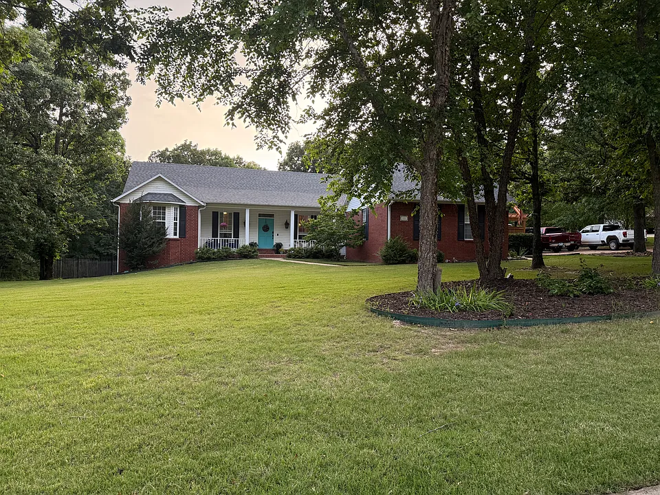 2431 N Toy Dr