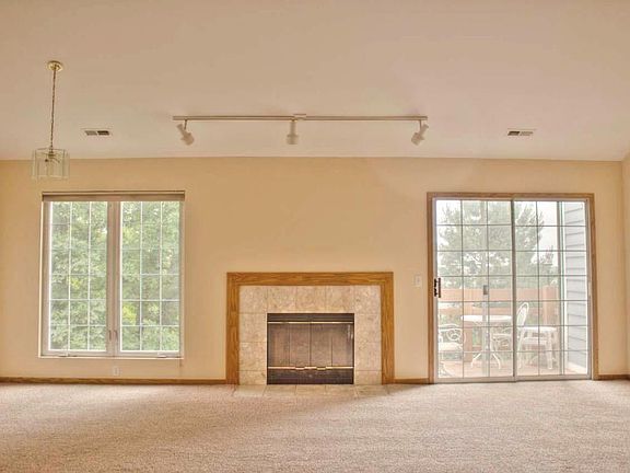 2nd image of 1093 Lakeland Dr