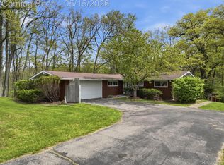 8645 Fieldcrest Dr, Brighton, MI 48116