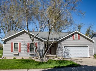 7565 W Village Crest Dr, Madison, WI 53719