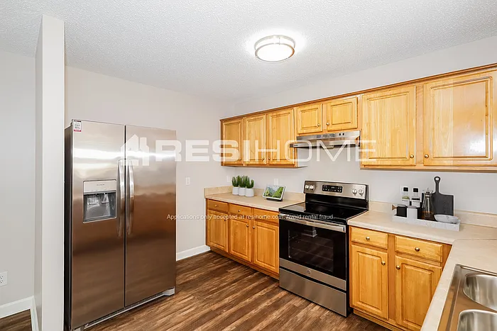 709 Forest Valley Ln — Photo 3