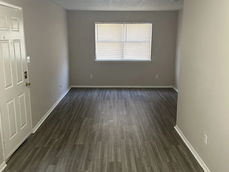 104C Village Ln — Photo 10