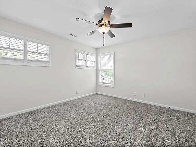 412 Hillside Dr — Photo 24