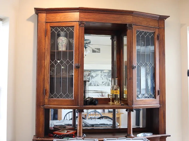 Built in hutch with large windows on both sides
