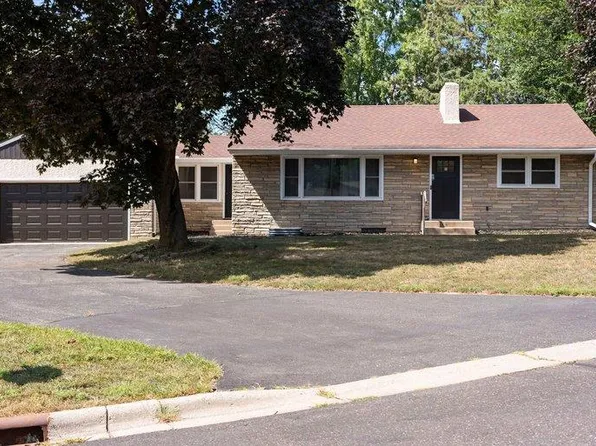 1689 Edgemont St, Saint Paul, MN 55117