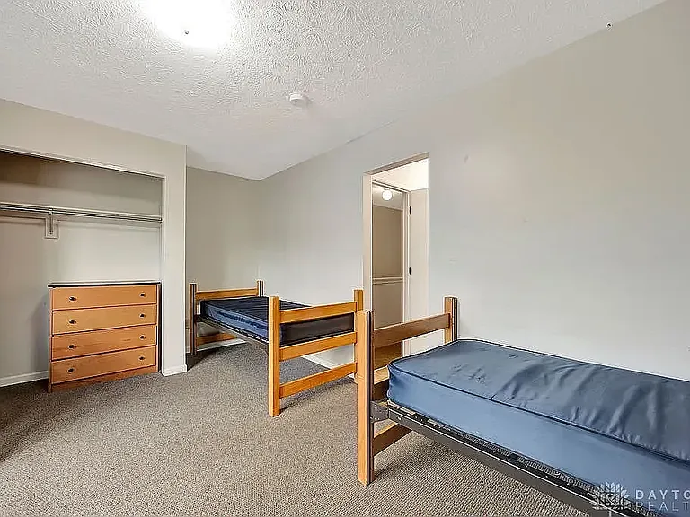 978 Irving Ave #16 — Photo 5