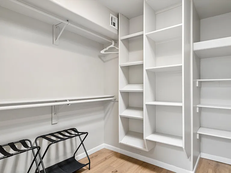 9023 W Patrick Ln — Photo 22