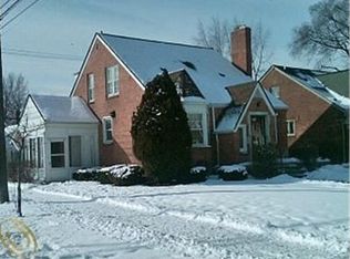 1293 Hampton Rd, Grosse Pointe Woods, MI 48236