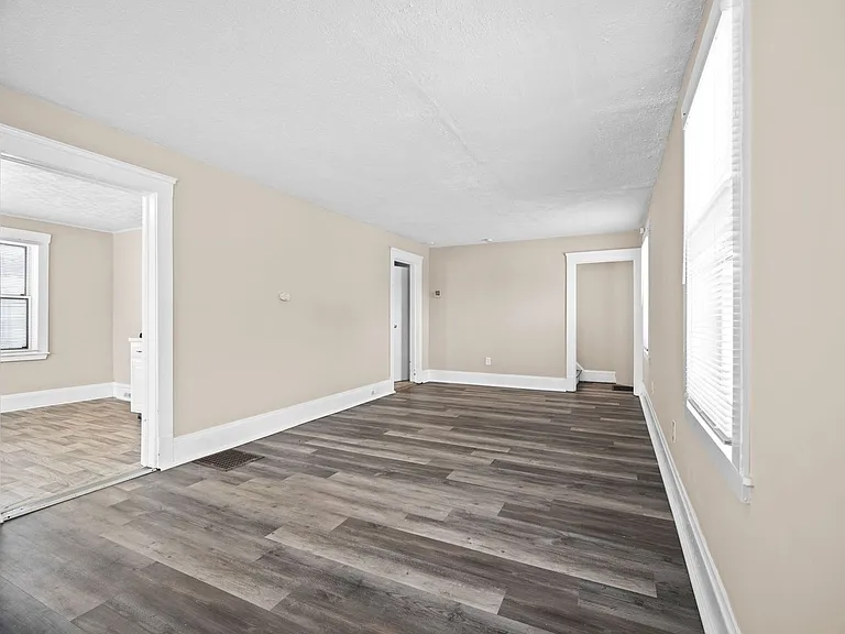 153 Henry St — Photo 2
