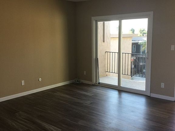 5th image of 4203 Louisiana St #28