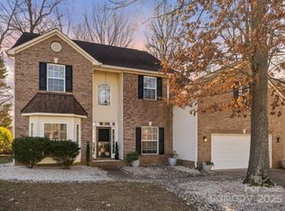 2426 Tory Oak Pl, Matthews, NC 28105
