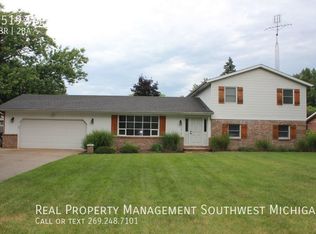 1519 Trebor Rd, Saint Joseph, MI 49085