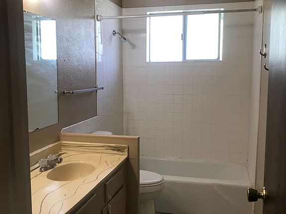 3rd image of 1601 N Virginia St #30