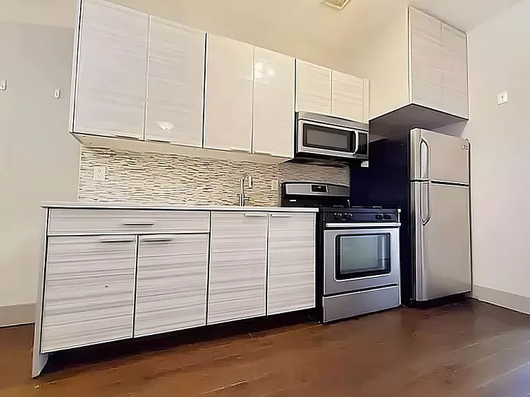 771 Saint Johns Pl #1R — Photo 2