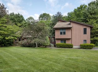 17 Chesterbrook Rd, Chester, NJ 07930