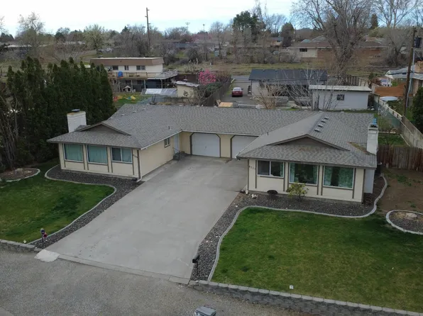6109 & 6111 W Arrowhead Ave, Kennewick, WA 99336