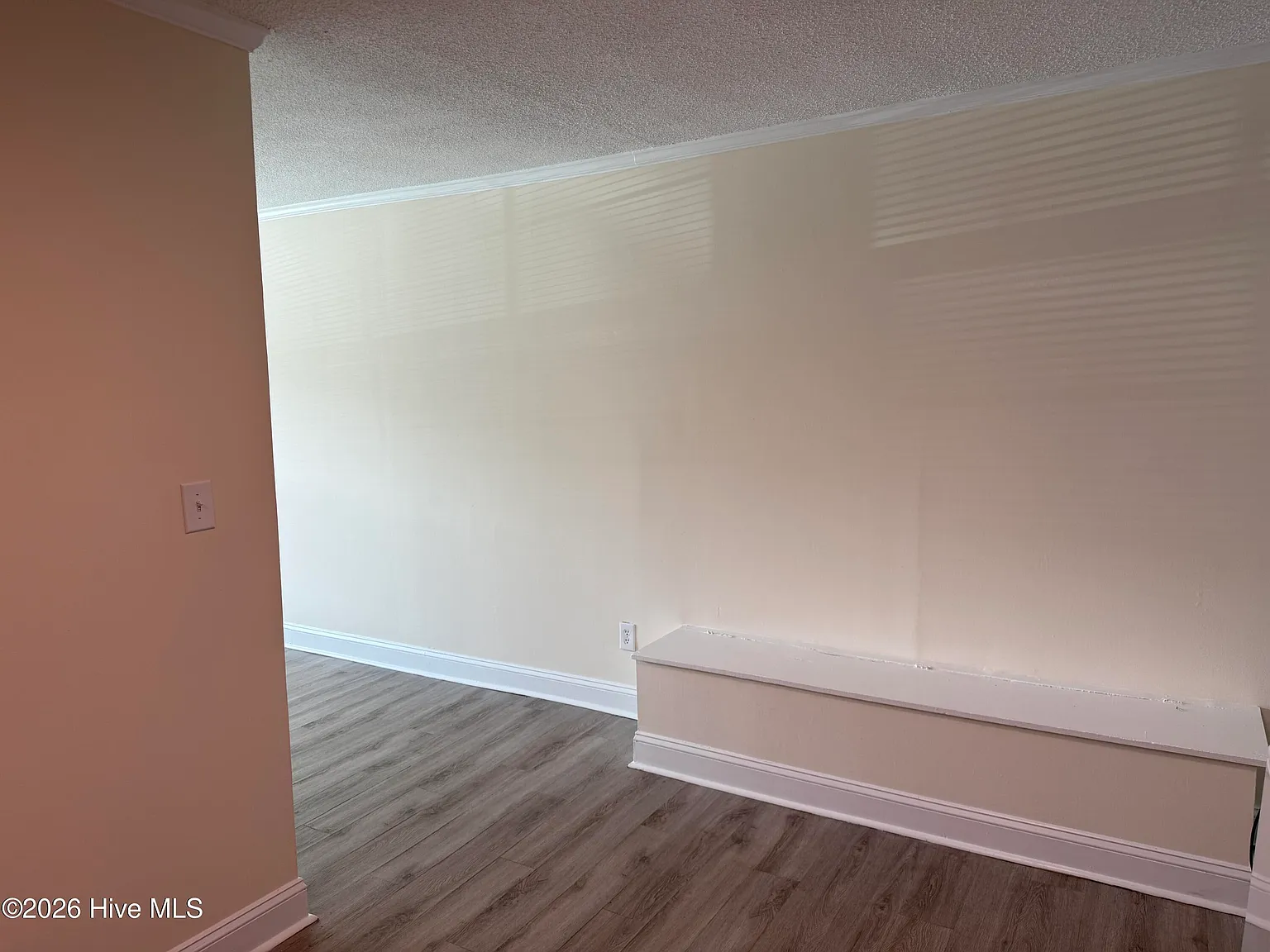 2 bed, 1.0 bath, $1,100 — Photo 4